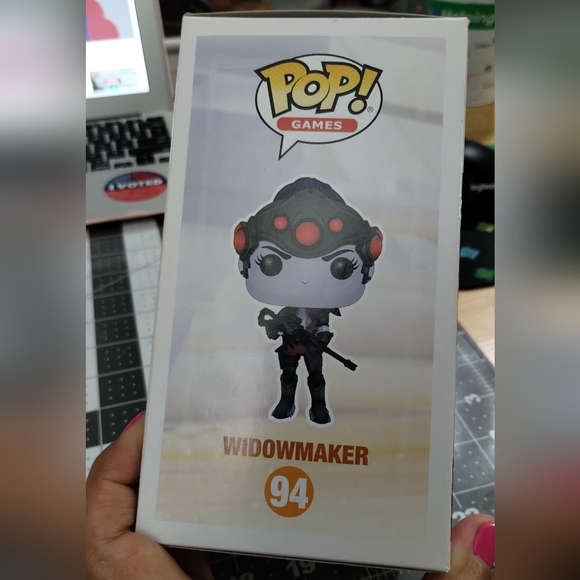 Funko Widowmaker -‎ Overwatch #94 [EUC] Lootcrate Exclusive - Picture 4 of 6